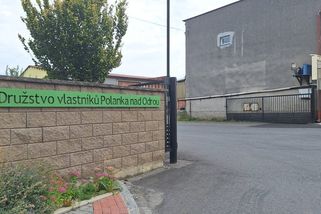 ‚Co čekali? Vždycky to tu smrdělo,‘ říká místní na petici proti chovu prasat od lidí z nové ostravské čtvrti